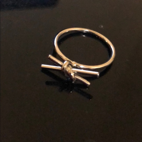 Knot ring - Picture 2 of 2